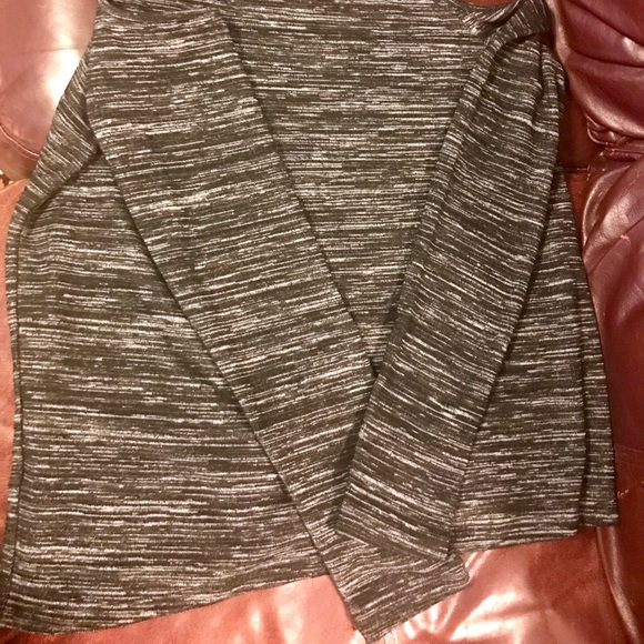 Women’s Cold Shoulder Long Sleeve Top Size M - Picture 4 of 6